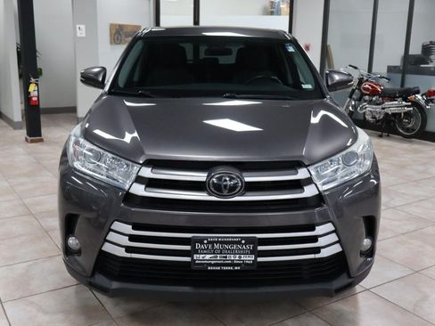 Used 2017 Toyota Highlander Plus AWD/4WD image 8