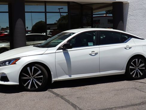 Used 2020 Nissan Altima 2.5 SR FWD image 4