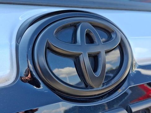 Used 2021 Toyota 4Runner Venture AWD/4WD image 9