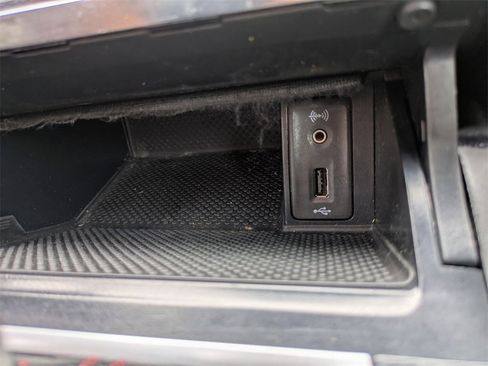 Used 2017 Volkswagen GTI SE image 28