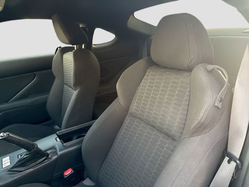 Used 2022 Toyota GR86 w/ ALL Weather Mat Package (TMS) RWD image 19