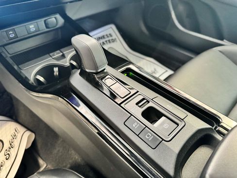 Used 2024 Toyota Prius XLE AWD/4WD image 18