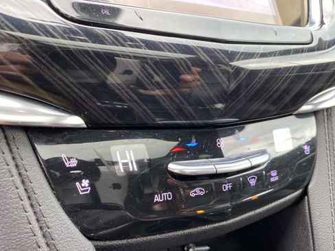 Used 2023 Cadillac XT6 Premium Luxury AWD/4WD image 15
