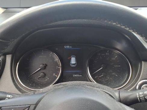 Used 2019 Nissan Rogue SV w/ Premium Package image 10