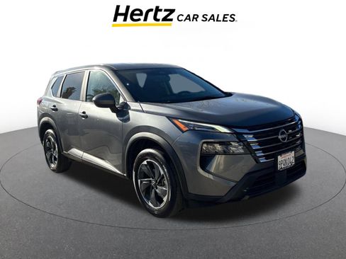 Used 2025 Nissan Rogue SV image 1