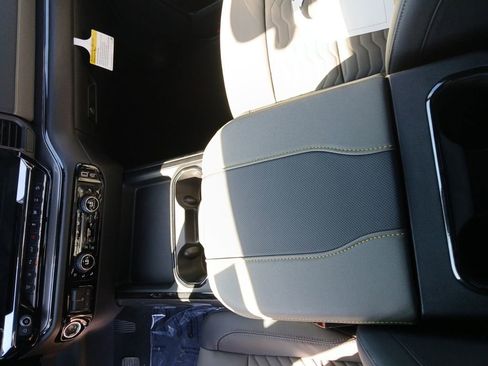 New 2026 Chevrolet Silverado 2500 ZR2 AWD/4WD image 23