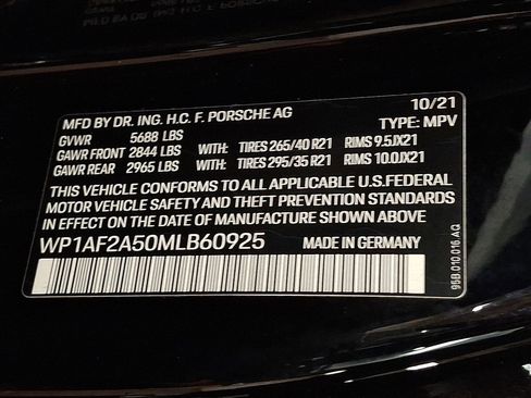 Used 2021 Porsche Macan Turbo image 26