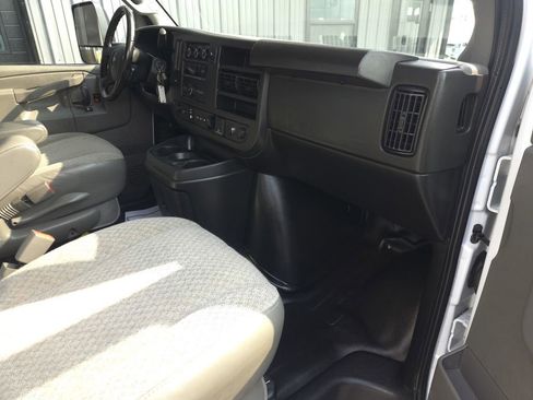 Used 2022 Chevrolet Express 3500 w/ Power Convenience Package image 15