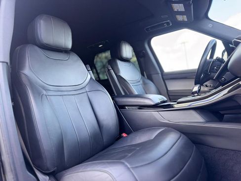 Used 2025 Land Rover Range Rover Sport SE image 22