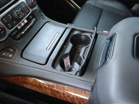 Used 2019 Chevrolet Suburban Premier AWD/4WD image 30