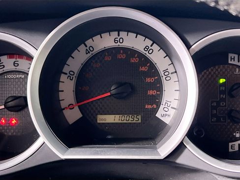 Used 2013 Toyota Tacoma PreRunner image 23