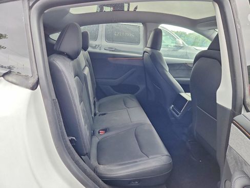 Used 2026 Tesla Model Y 2WD image 7