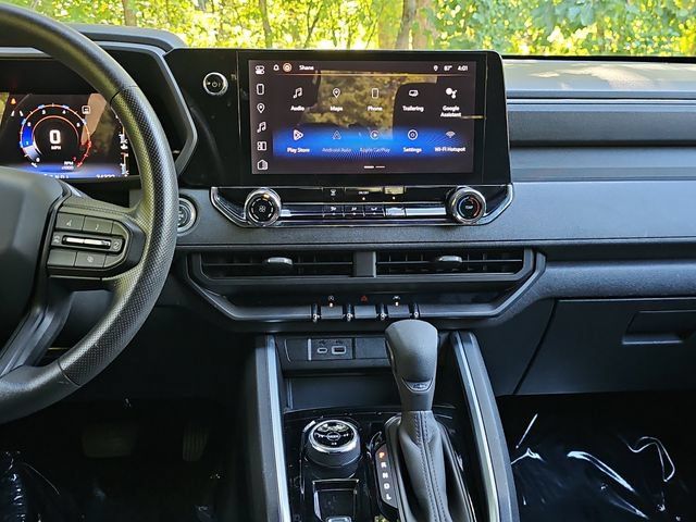 Used 2023 Chevrolet Colorado Trail Boss AWD/4WD image 14