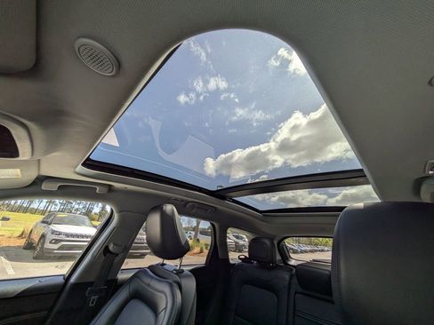 Used 2021 Lincoln Corsair FWD w/ Premium Package image 22