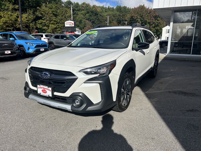 Used 2025 Subaru Outback Limited AWD/4WD image 4