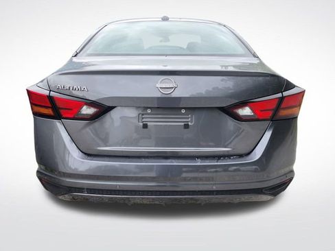 Used 2025 Nissan Altima 2.5 SV FWD image 7