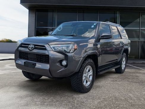 Used 2020 Toyota 4Runner SR5 AWD/4WD image 5