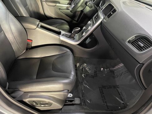 Used 2018 Volvo S60 T5 Inscription image 29