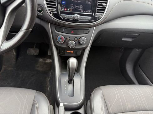 Used 2022 Chevrolet Trax LT w/ Driver Confidence Package AWD/4WD image 10