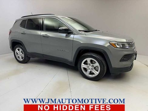 Used 2024 Jeep Compass Latitude image 7
