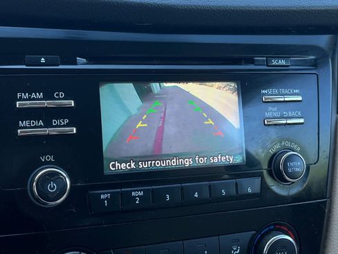 Used 2015 Nissan Rogue S w/ S Family Package FWD image 20