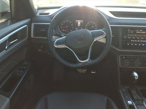 Used 2021 Volkswagen Atlas Cross Sport SE image 5