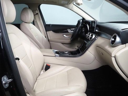 Used 2019 Mercedes-Benz GLC 300 image 15