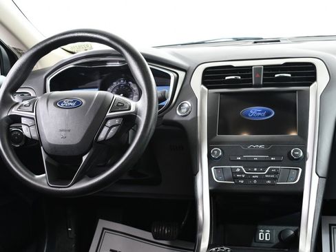 Used 2020 Ford Fusion SE image 8