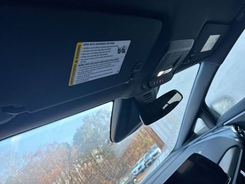 New 2026 Chevrolet Equinox EV LT image 19