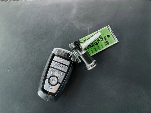 Used 2022 Ford F350 Platinum image 35