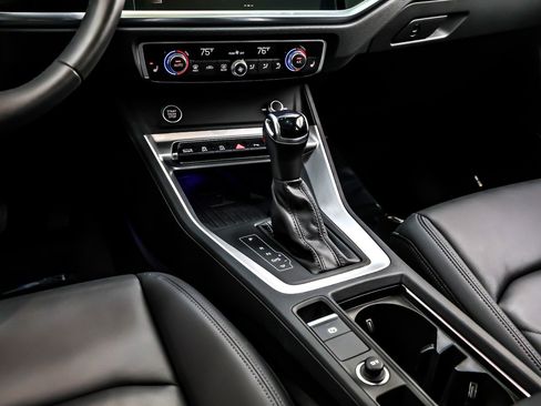 Used 2025 Audi Q3 2.0T Premium Plus w/ Premium Plus Package image 7