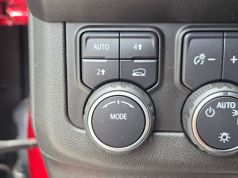 Used 2022 Chevrolet Tahoe RST AWD/4WD image 27