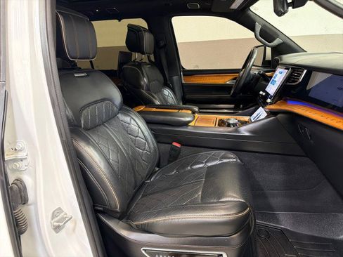 Used 2022 Jeep Grand Wagoneer Series III w/ Rear Seat Video Group 1 image 43