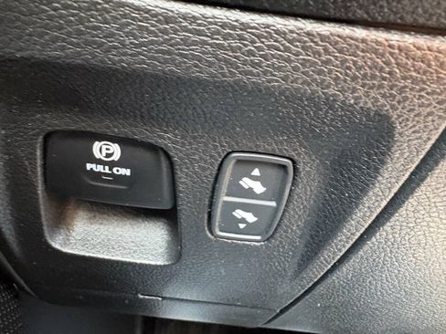 Used 2026 RAM 1500 Laramie AWD/4WD image 18