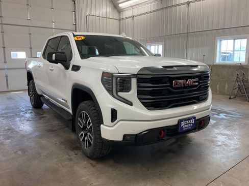 Used 2024 GMC Sierra 1500 AT4 w/ Technology Package AWD/4WD image 6