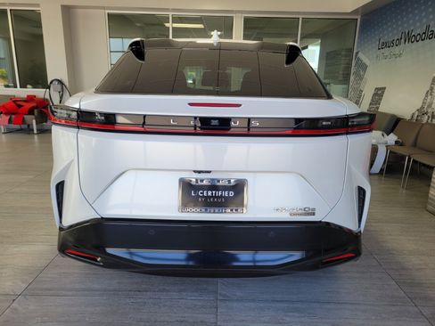 Certified 2023 Lexus RZ 450e Premium image 4