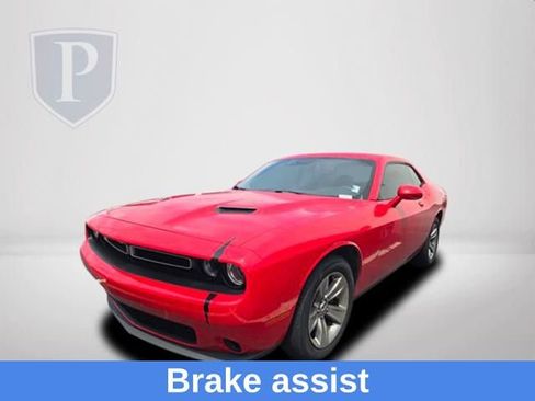 Used 2017 Dodge Challenger SXT RWD image 11
