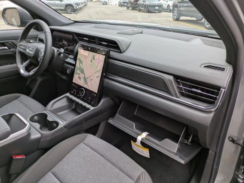 New 2026 GMC Terrain Elevation AWD/4WD image 27