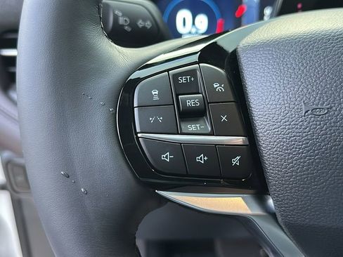 Used 2025 Ford Explorer Platinum image 20