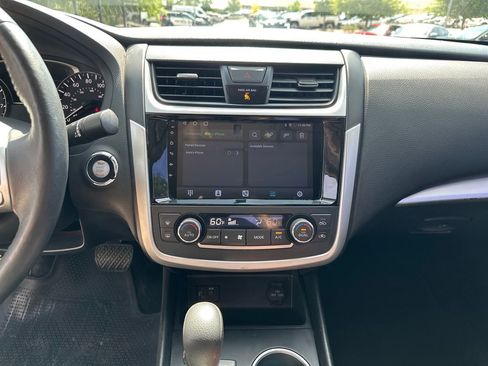 Used 2017 Nissan Altima 2.5 SV w/ Convenience Package FWD image 24