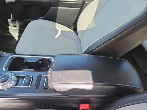 Used 2019 Ford Fusion SE w/ Equipment Group 151A FWD image 25