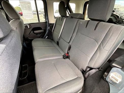 Used 2024 Jeep Wrangler Unlimited AWD/4WD image 28