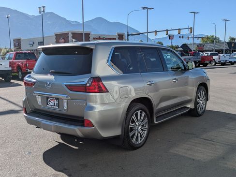 Used 2016 Lexus LX 570 4WD w/ Luxury Package image 3