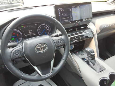 Used 2021 Toyota Venza Limited w/ Advanced Technology Package AWD/4WD image 12