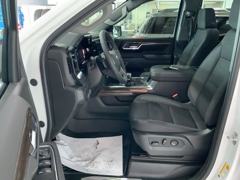 New 2025 Chevrolet Silverado 1500 LT w/ Z71 Off-Road Package AWD/4WD image 6