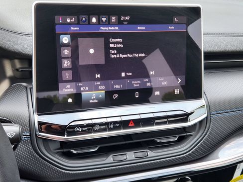 New 2026 Jeep Compass Latitude AWD/4WD image 16