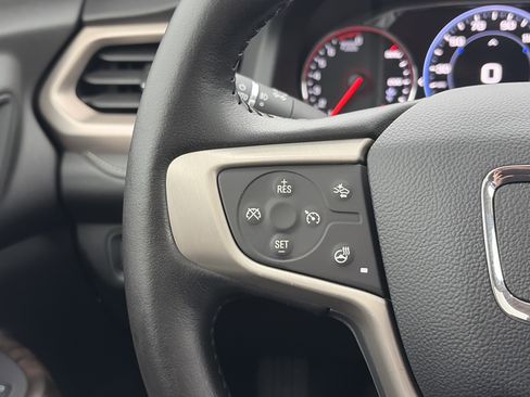 Used 2020 GMC Acadia Denali w/ Denali Ultimate Package AWD/4WD image 25