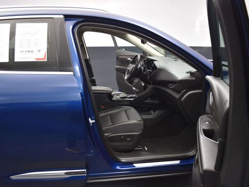 Used 2022 Buick Envision Avenir w/ Technology Package II image 27