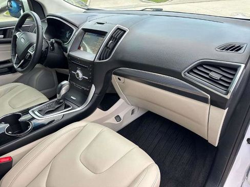Certified 2018 Ford Edge Titanium w/ Technology Package FWD image 16
