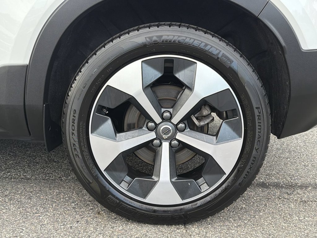 Certified 2024 Volvo XC40 B5 Plus w/ Climate Package AWD/4WD image 11